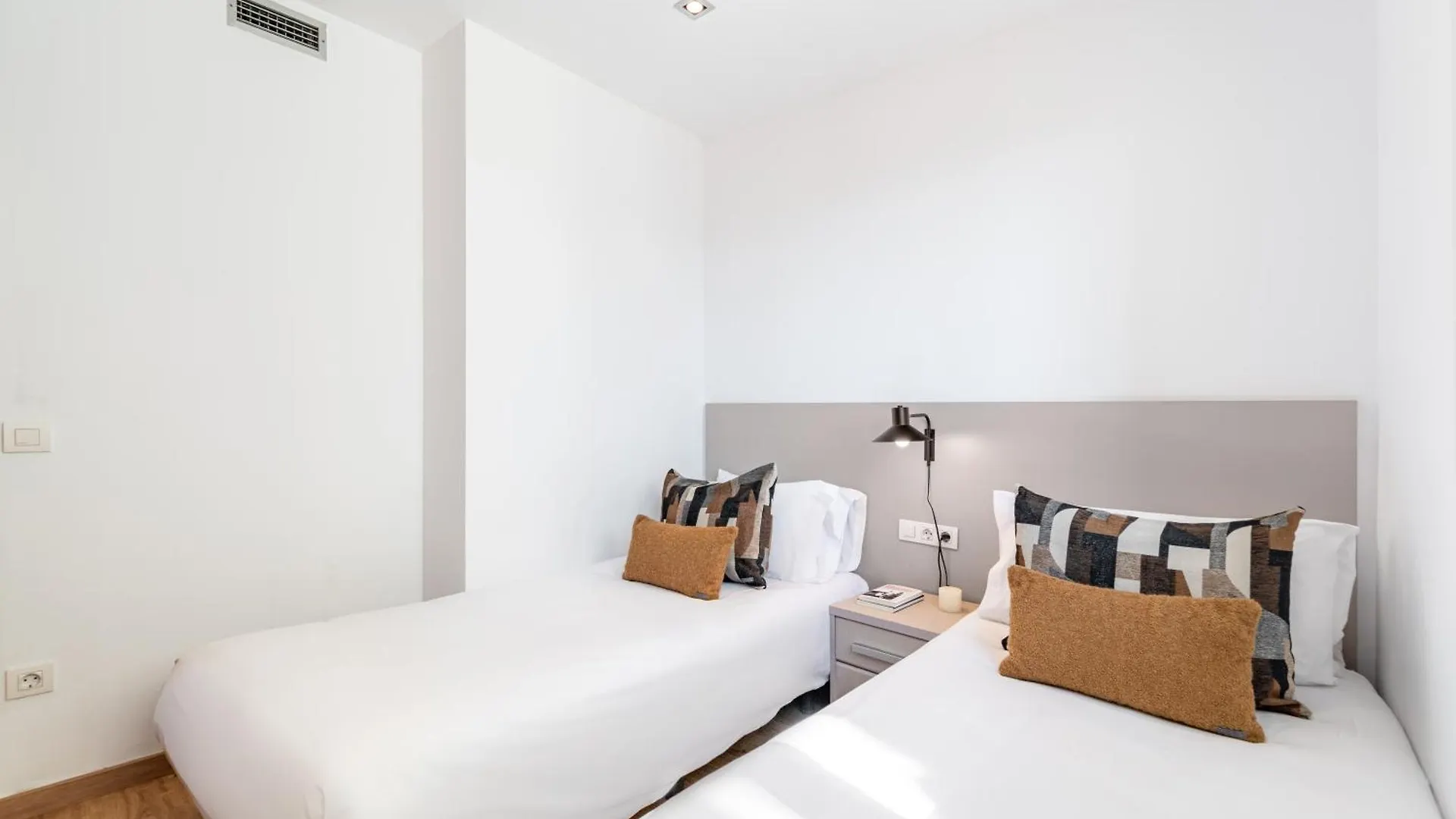 The Corner Apartments By Aspasios Barcelona