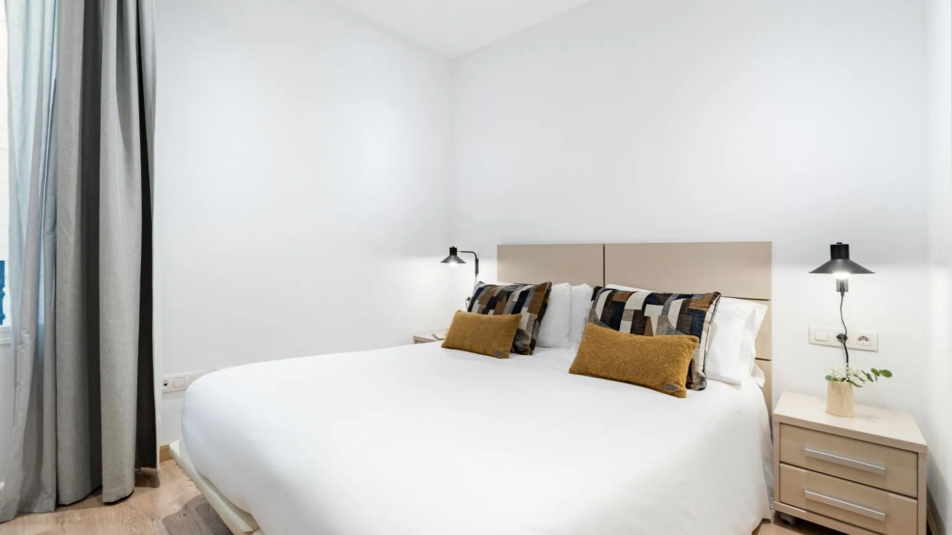 The Corner Apartments By Aspasios Barcellona