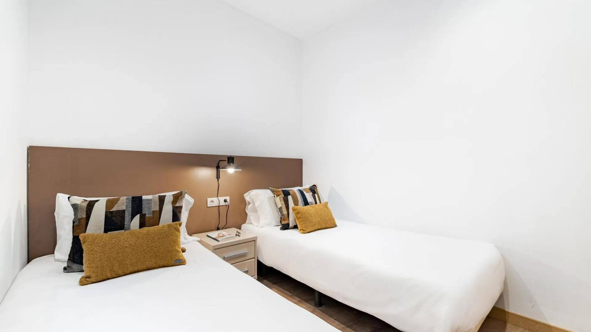 The Corner Apartments By Aspasios Barcellona